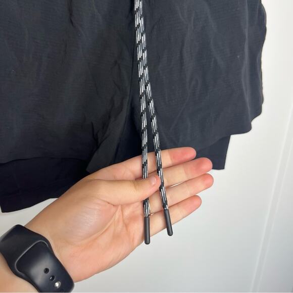 Athleta Black Trekkie Crest 2-in-1 Athletic Drawstring Shorts Size XS - Picture 4 of 8